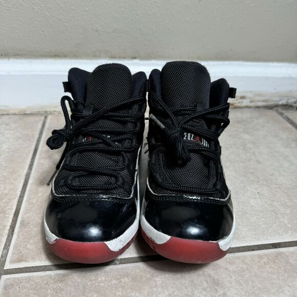 NICE Nike Air Jordan 11 Retro Bred Youth Size 2Y 2019 Black Red 378039-061 - Picture 2 of 8